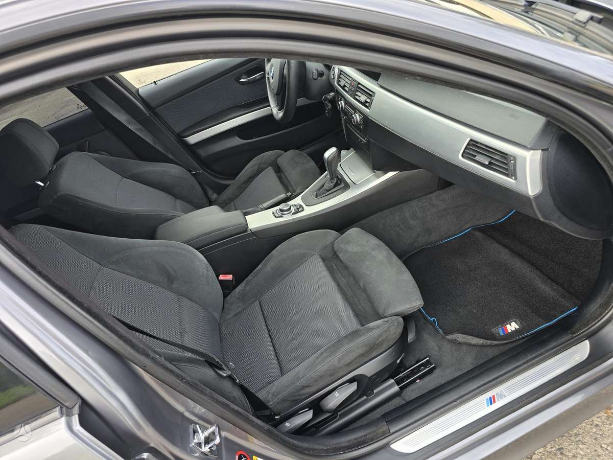 BMW 320 2009 — photo 14