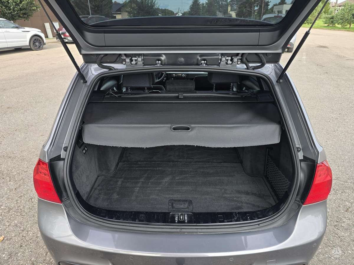 BMW 320 2009 — photo 18