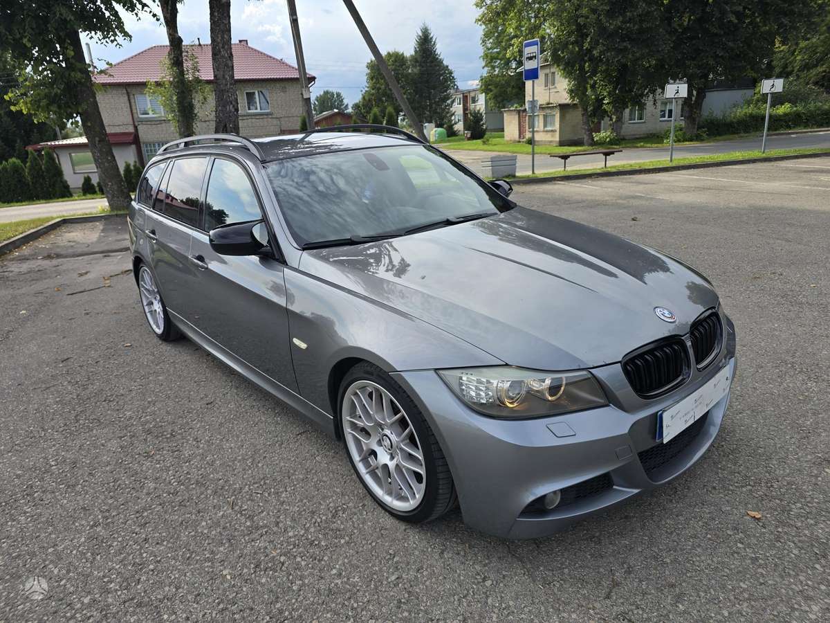 BMW 320 2009 — photo 5