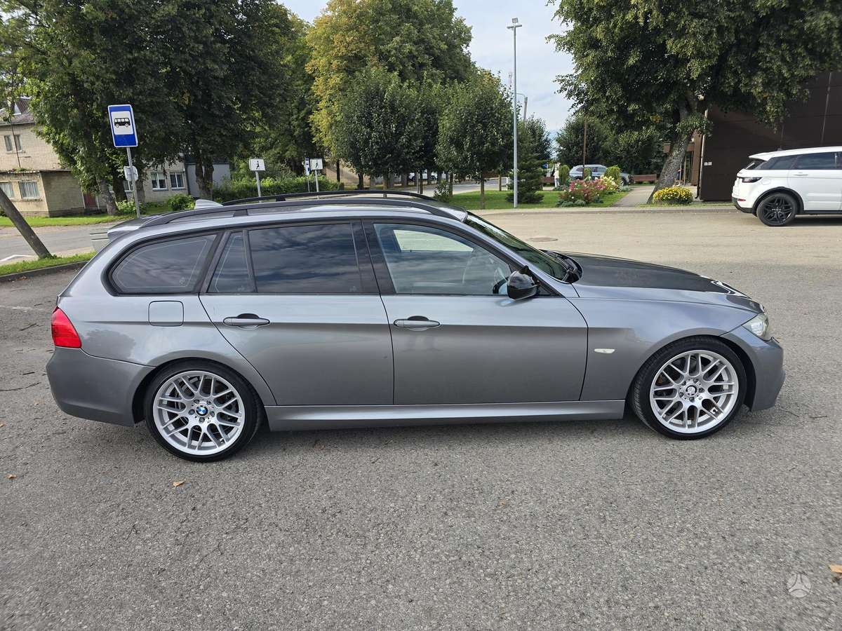 BMW 320 2009 — photo 6