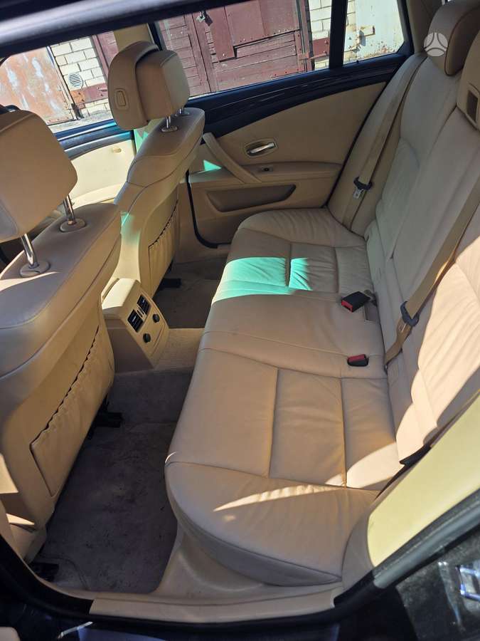 BMW 520 2009 — photo 12