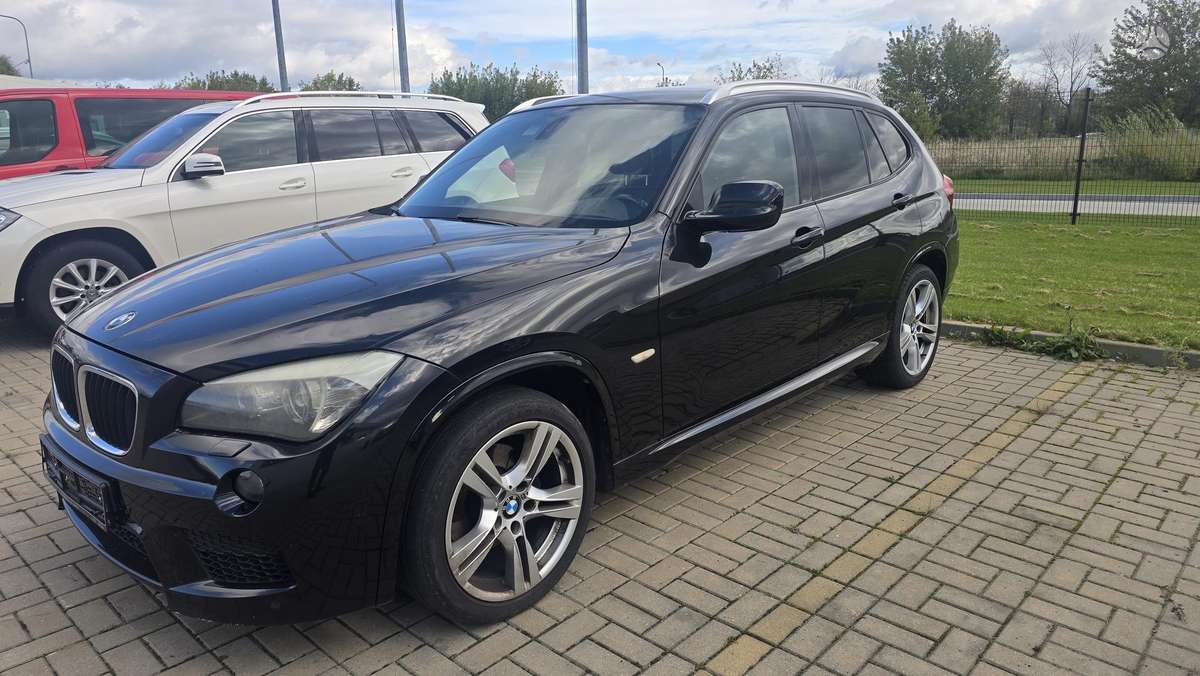 BMW X1 2011 — вигляд ззаду