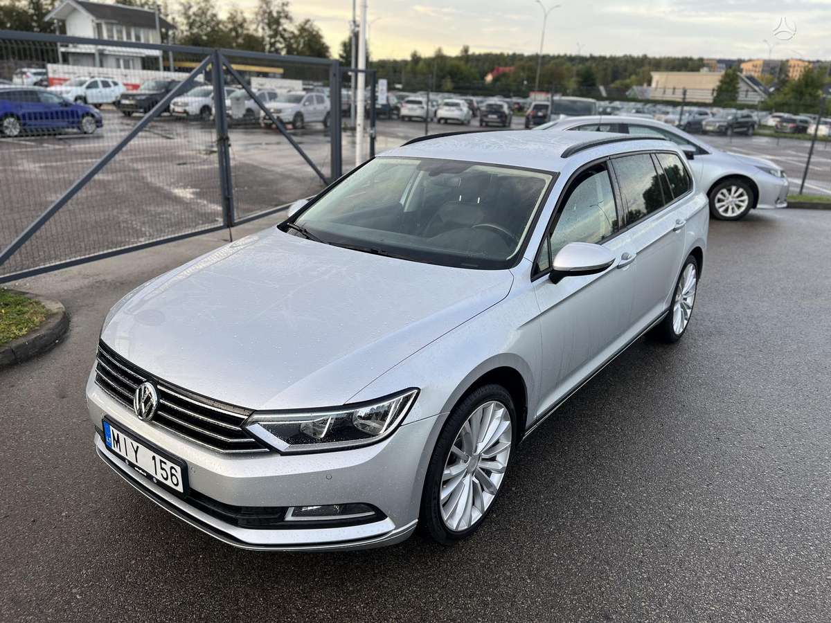 Volkswagen Passat 2015 — вигляд ззаду