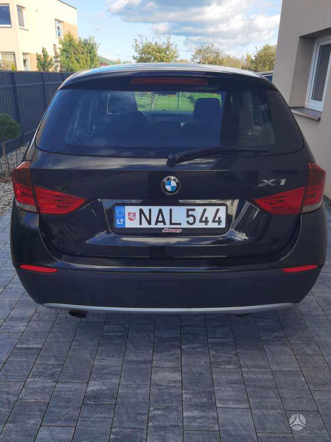BMW X1 2011 — вигляд ззаду