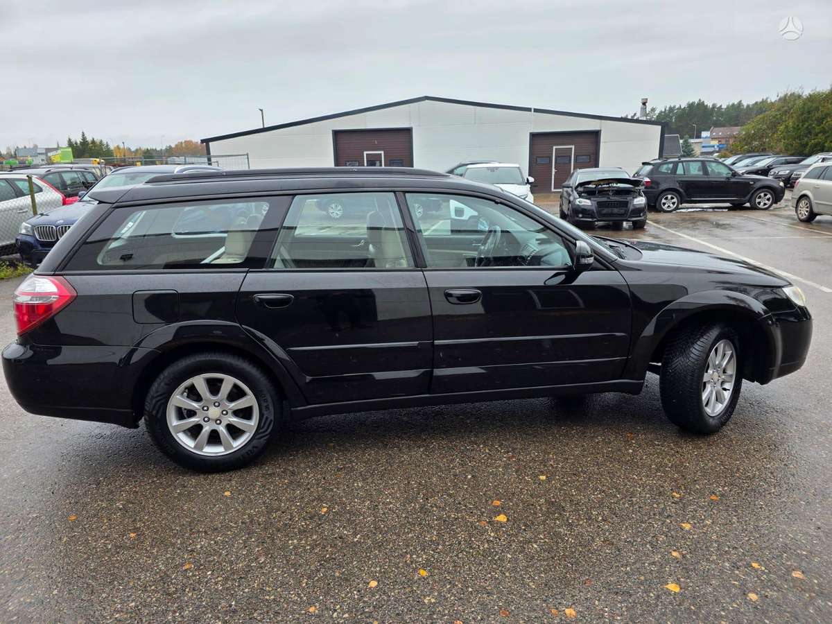 Subaru Outback 2007 — вигляд ззаду