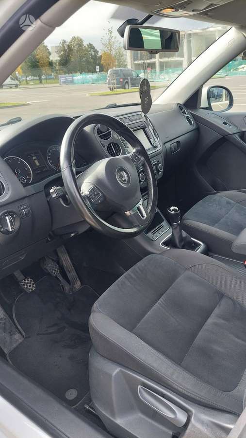 Volkswagen Tiguan 2012 — photo 12