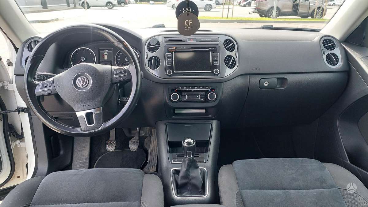 Volkswagen Tiguan 2012 — photo 14