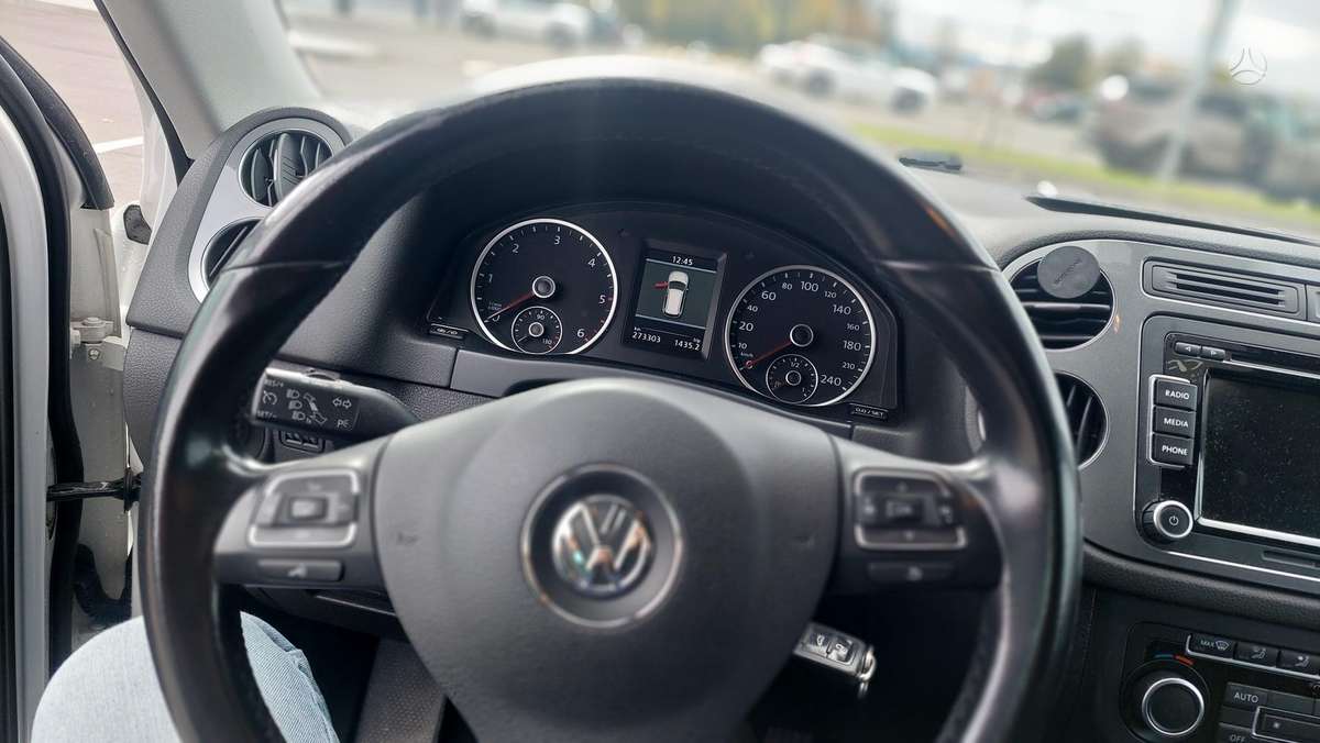 Volkswagen Tiguan 2012 — photo 16