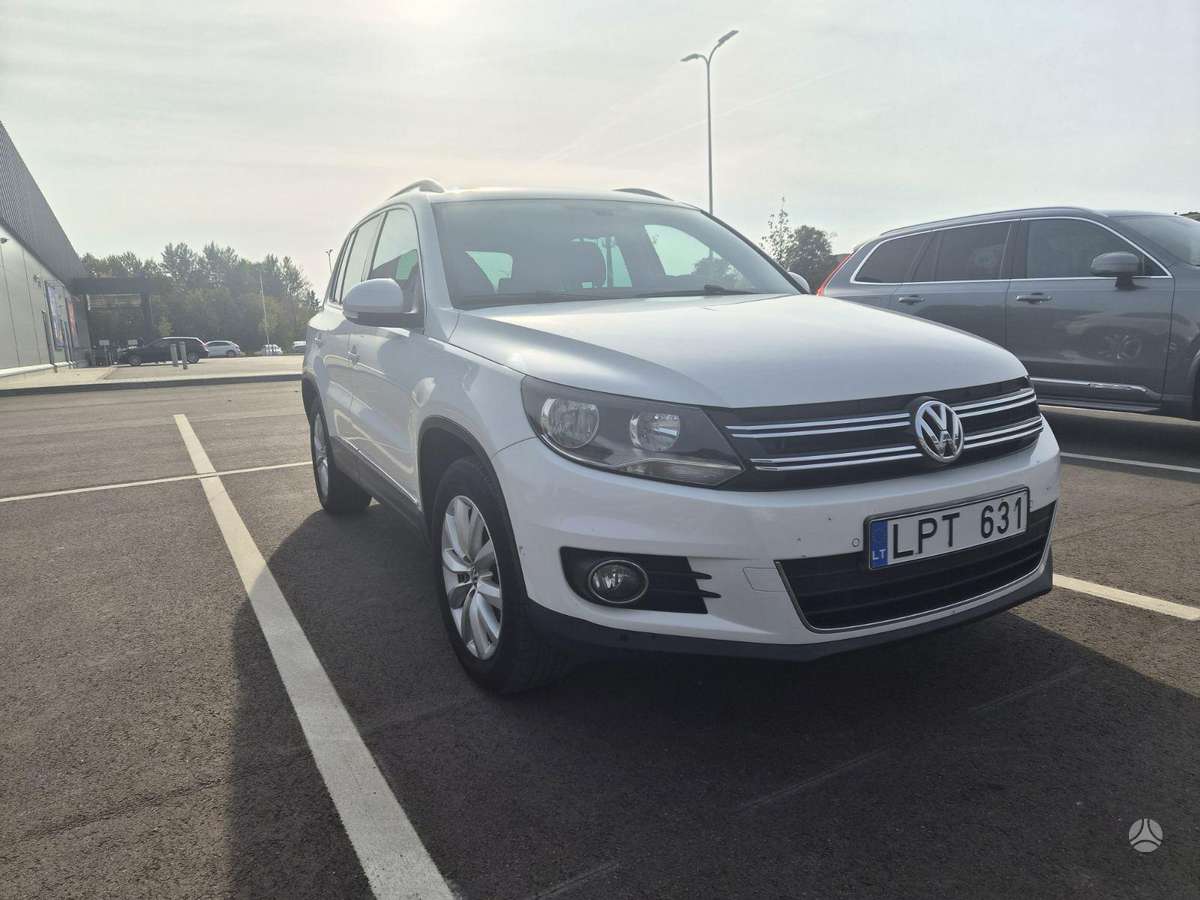Volkswagen Tiguan 2012 — interior