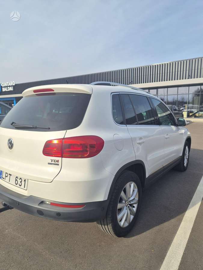 Volkswagen Tiguan 2012 — photo 8