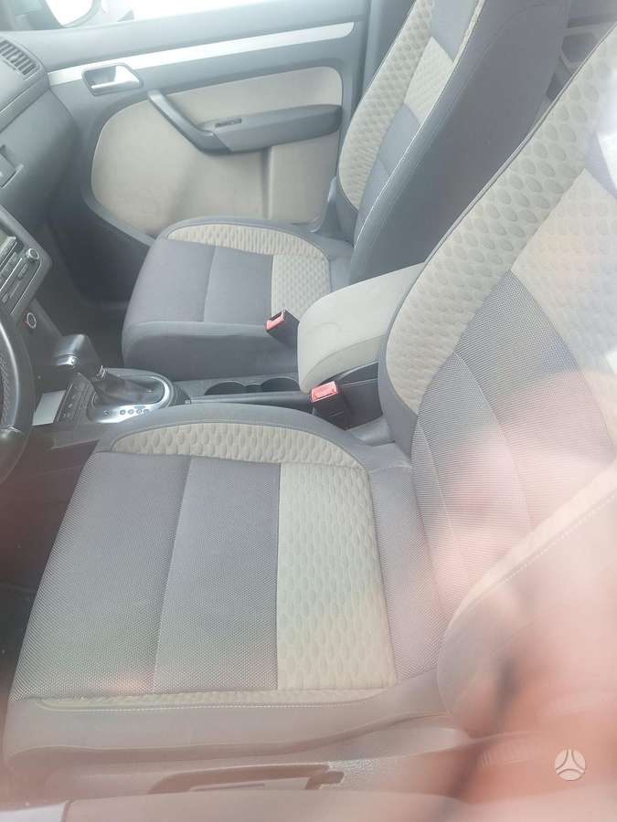 Volkswagen Touran 2010 — photo 6