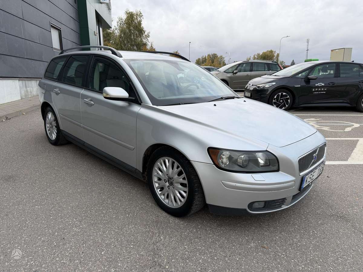 Volvo V50 2005 — вигляд ззаду