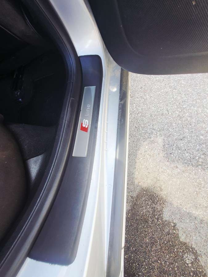 Audi A4 2004 — photo 7