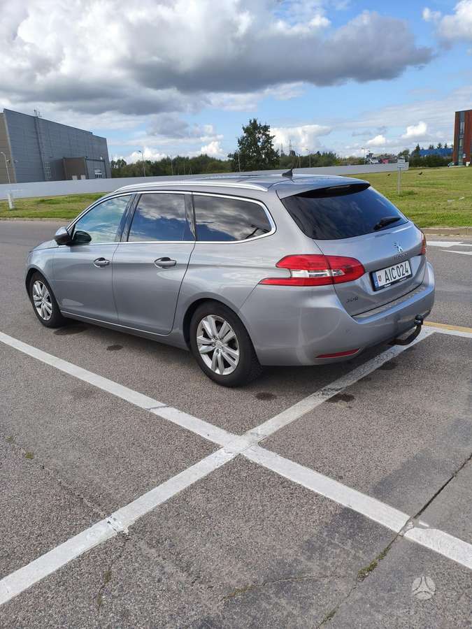 Peugeot 308 2015 — салон