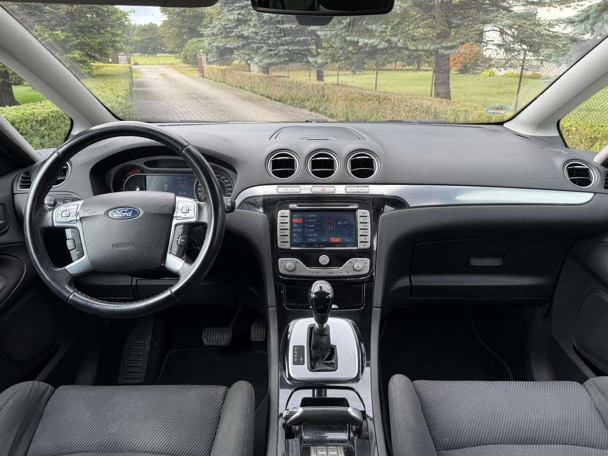 Ford S-MAX 2010 — photo 10