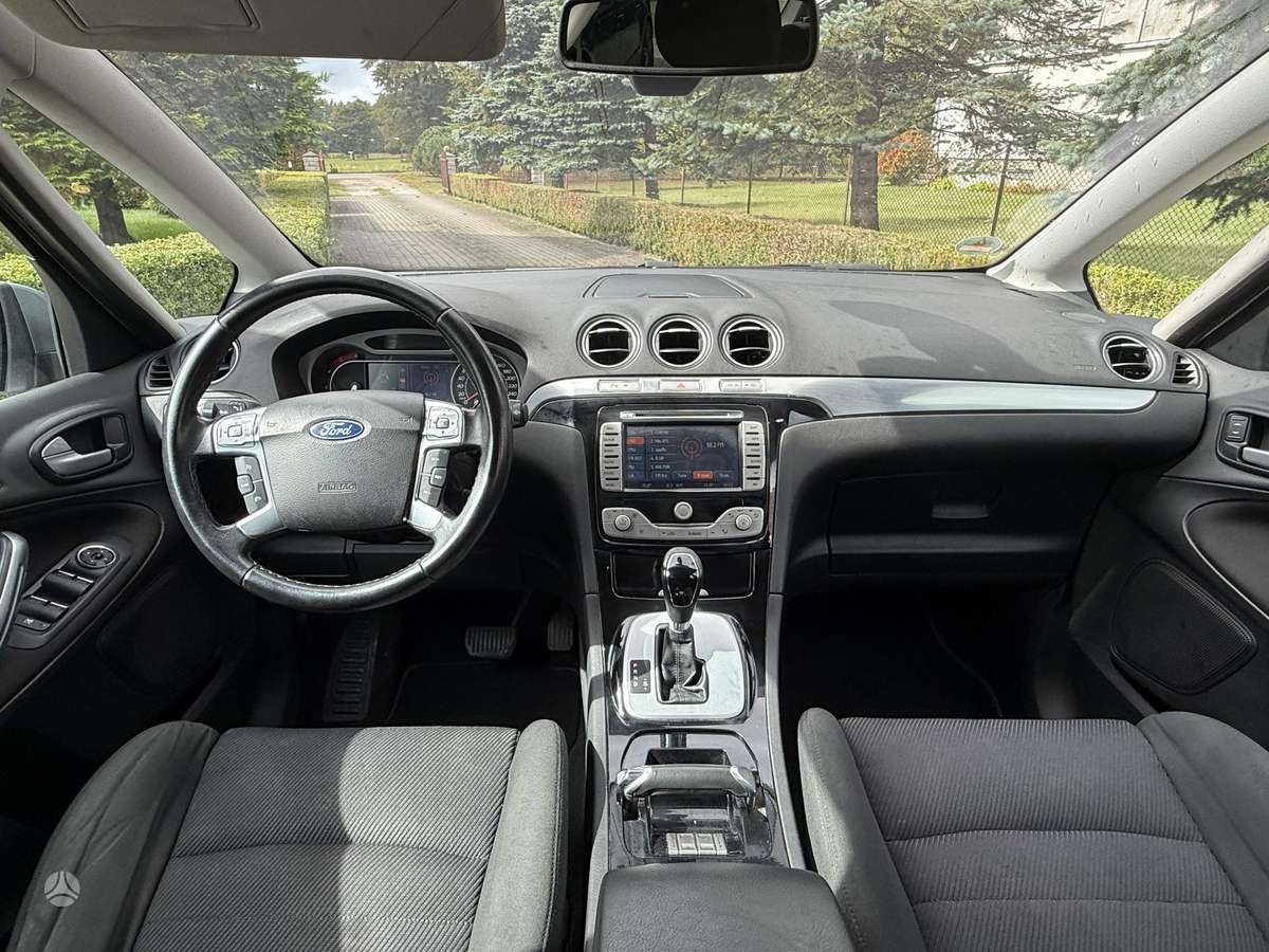 Ford S-MAX 2010 — photo 11