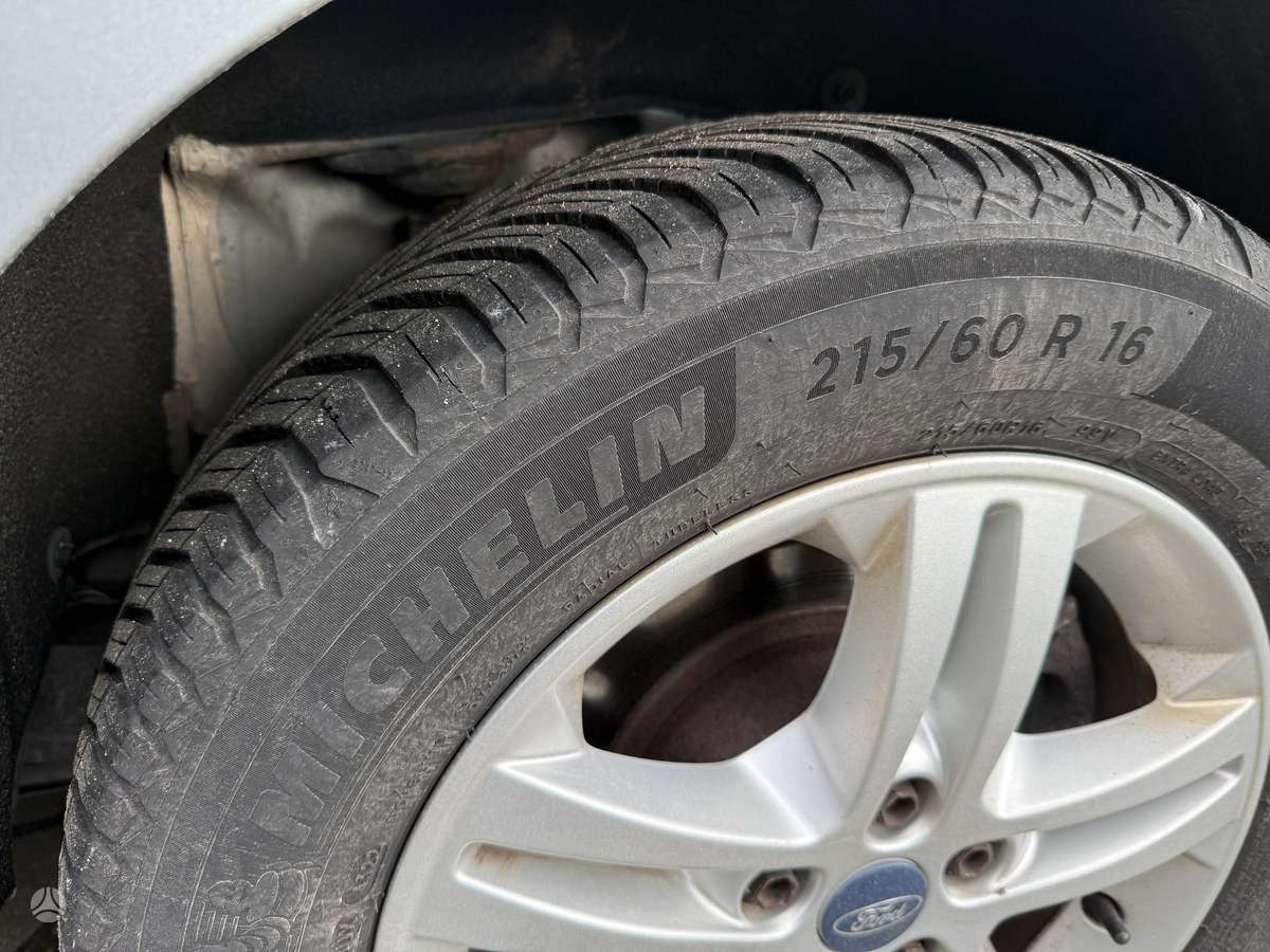 Ford S-MAX 2010 — photo 18