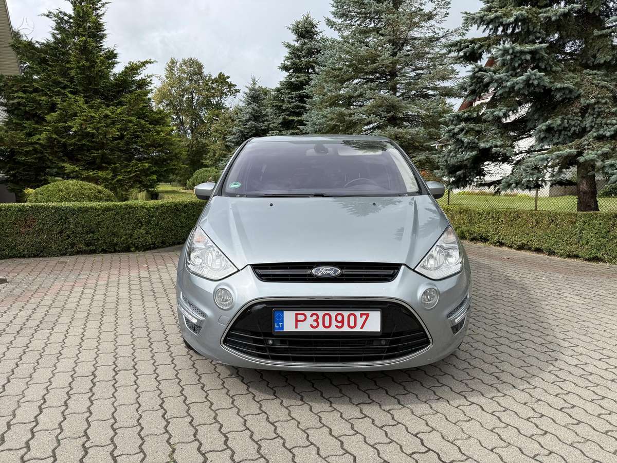Ford S-MAX 2010 — rear view