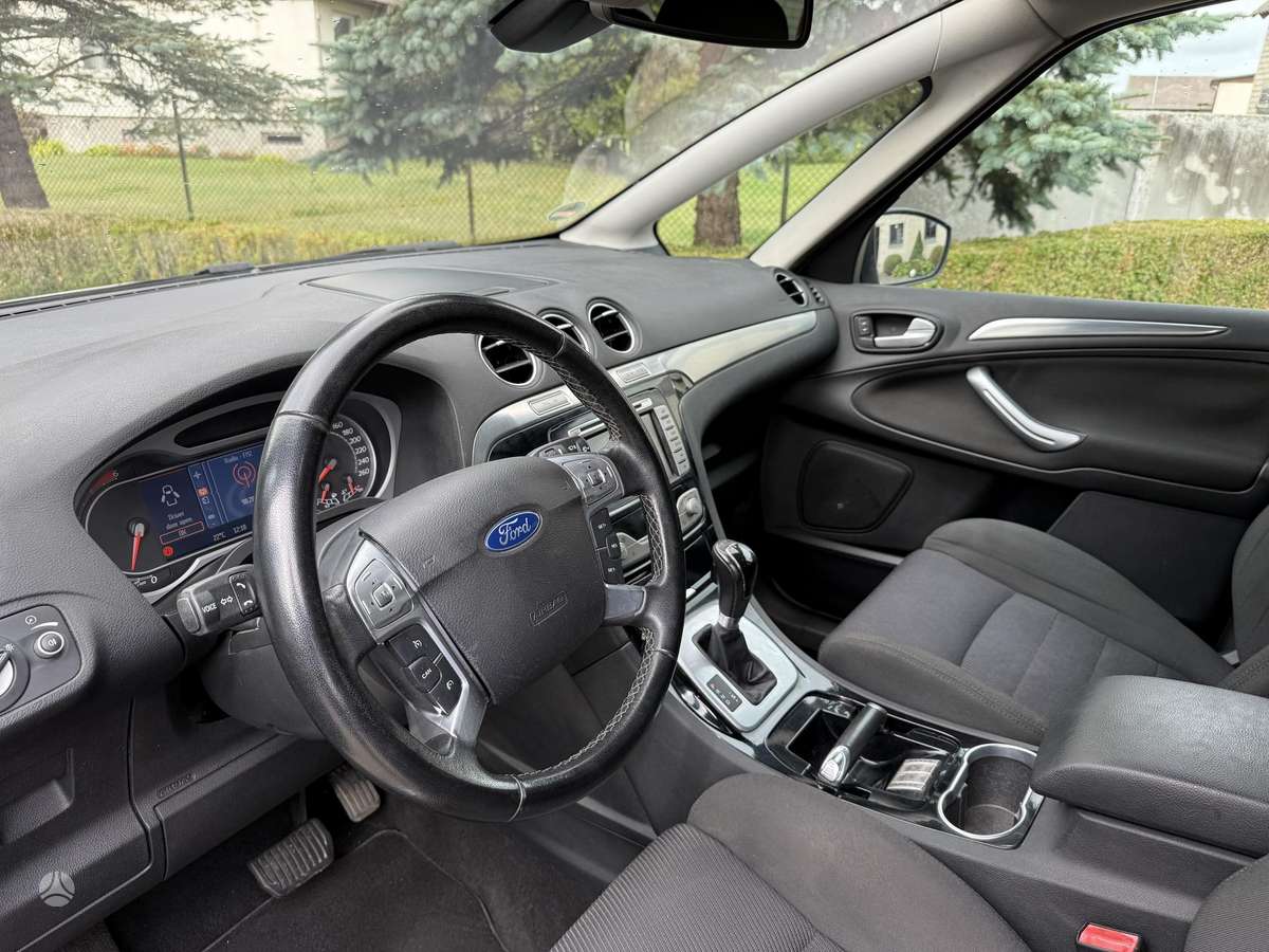 Ford S-MAX 2010 — photo 7