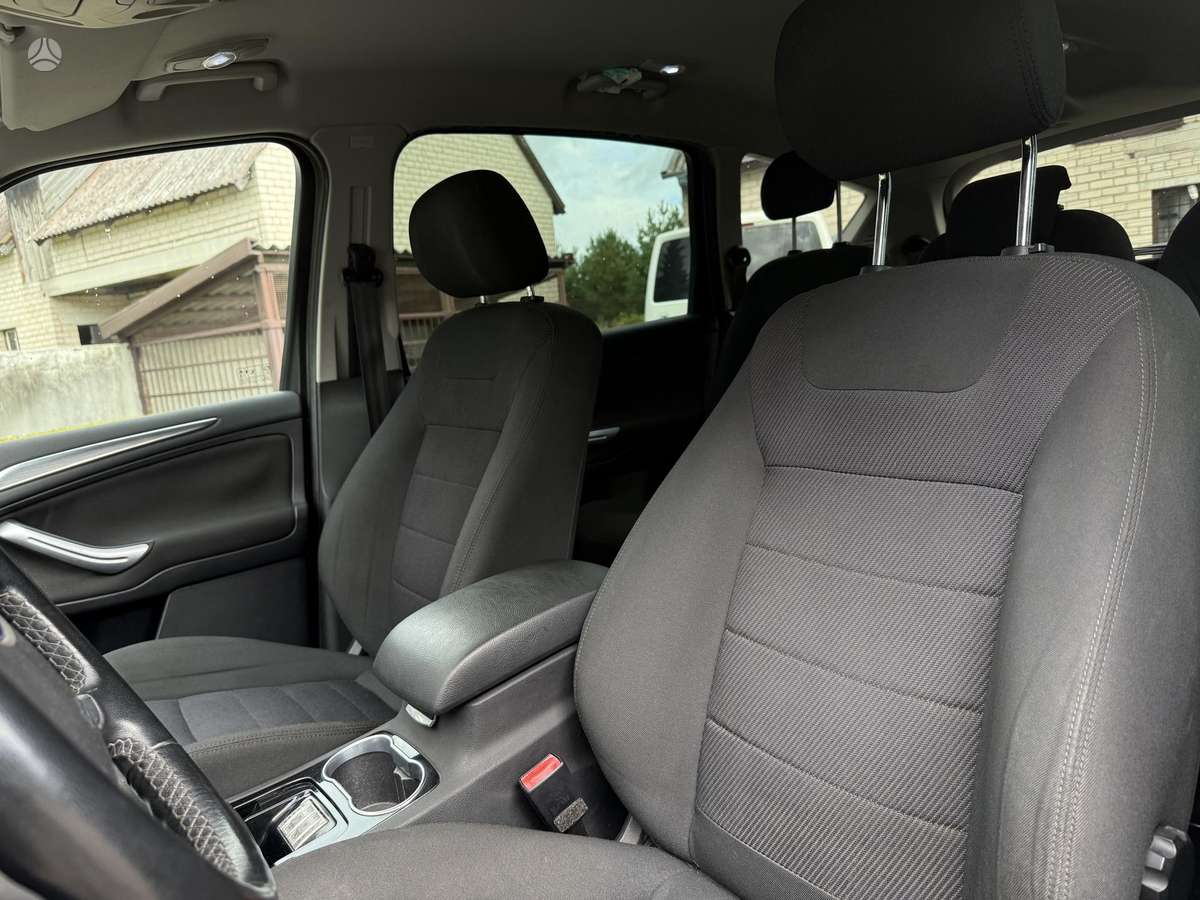 Ford S-MAX 2010 — photo 8