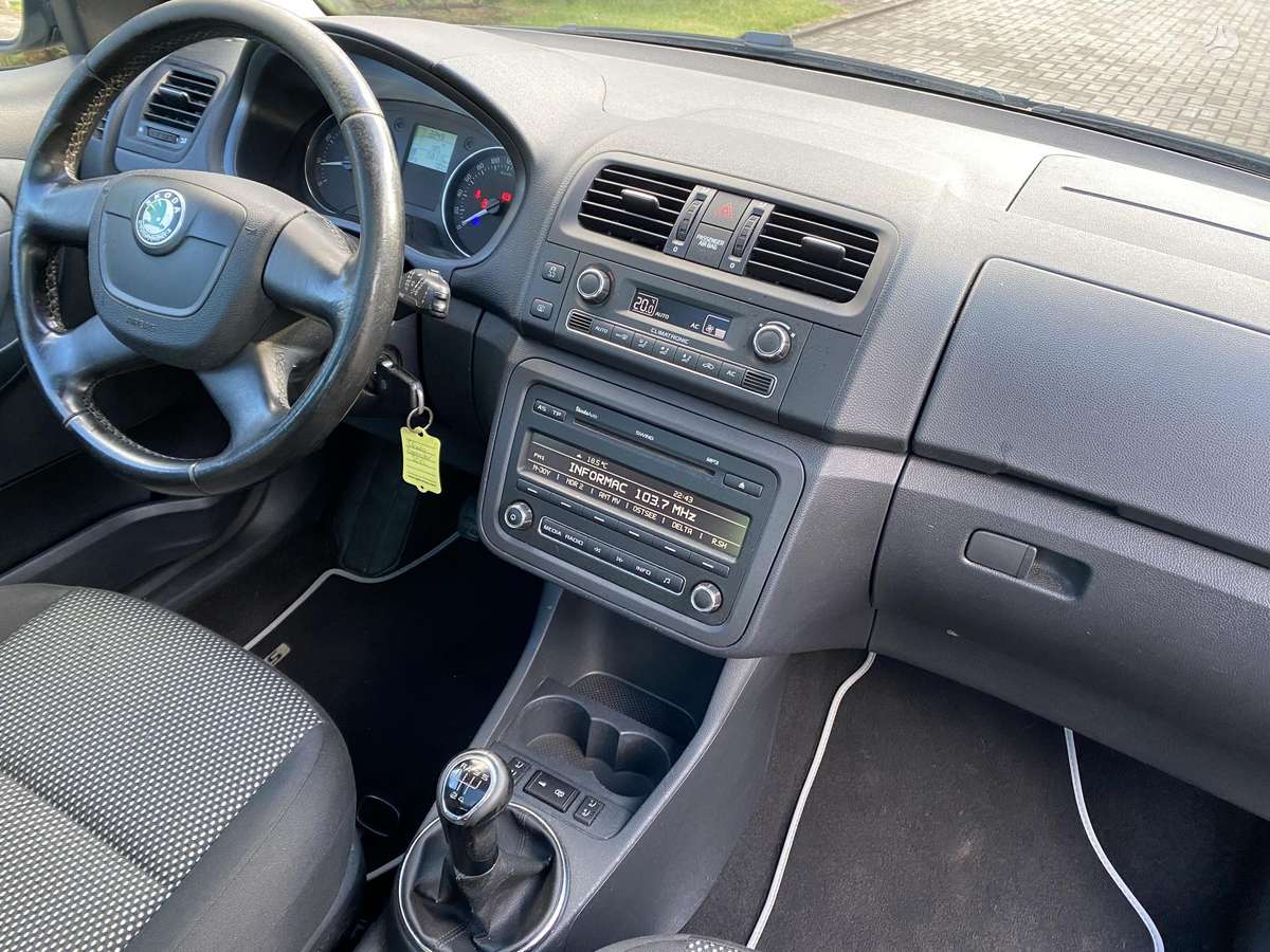 Skoda Roomster 2012 — photo 7