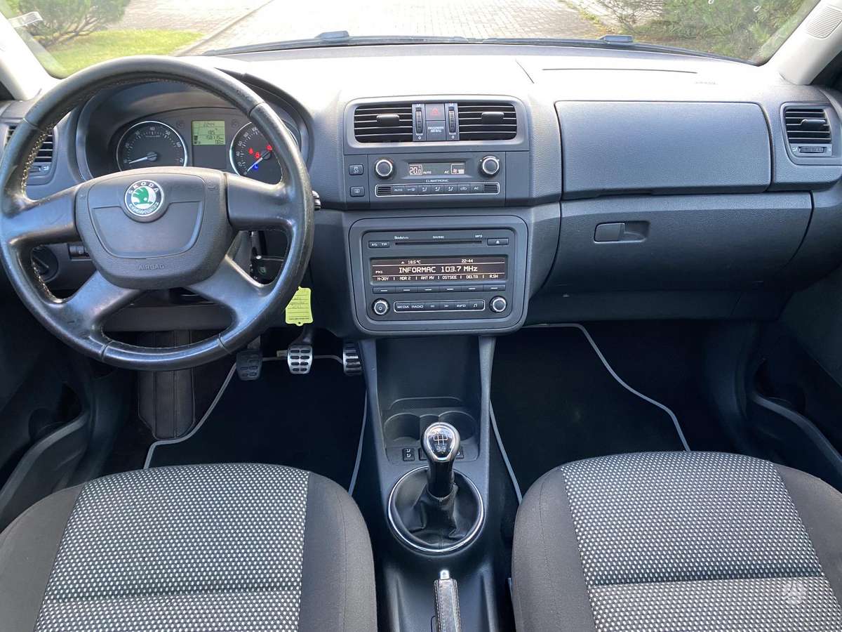 Skoda Roomster 2012 — photo 8