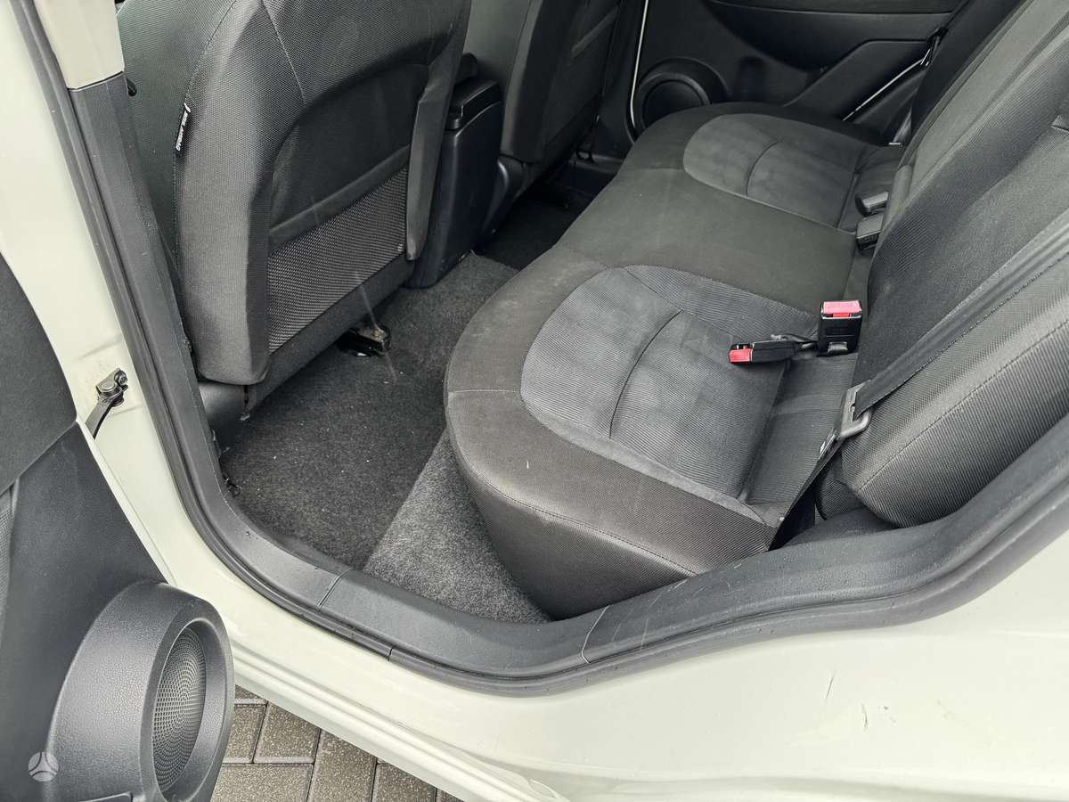 Nissan Qashqai 2010 — photo 11