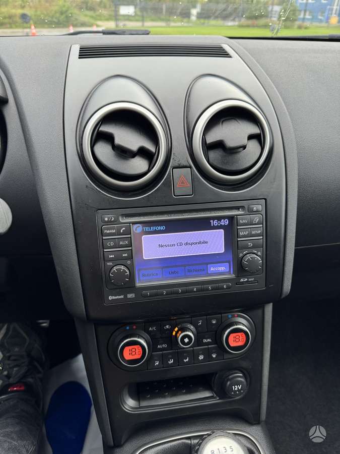 Nissan Qashqai 2010 — photo 21