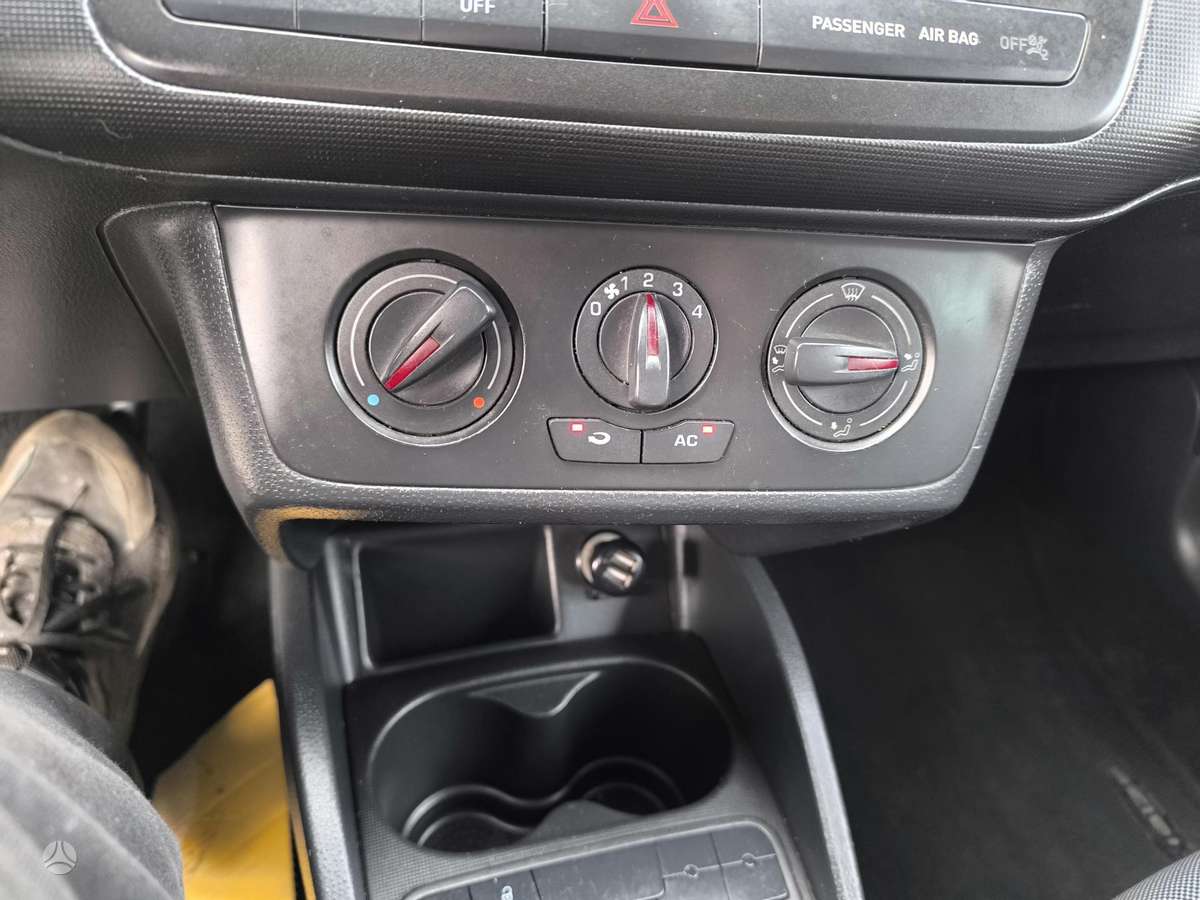 Seat Ibiza 2014 — photo 14