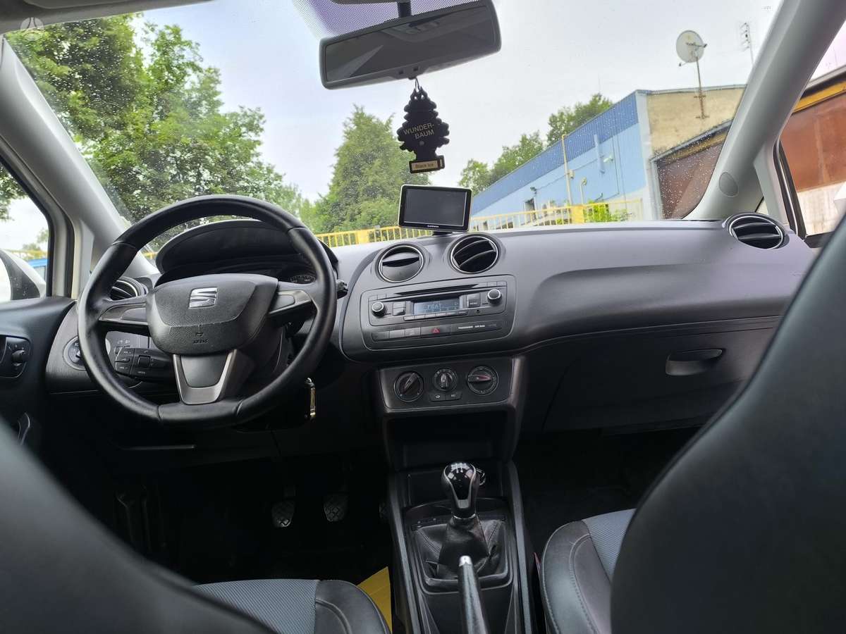 Seat Ibiza 2014 — photo 18