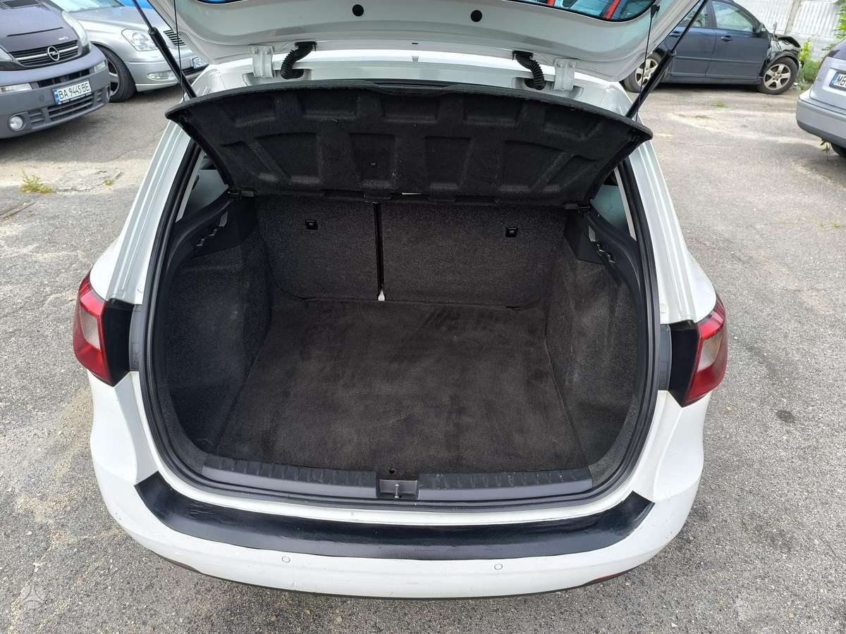 Seat Ibiza 2014 — photo 19