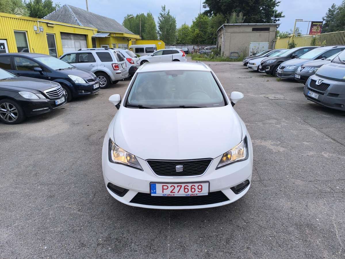 Seat Ibiza 2014 — rear view