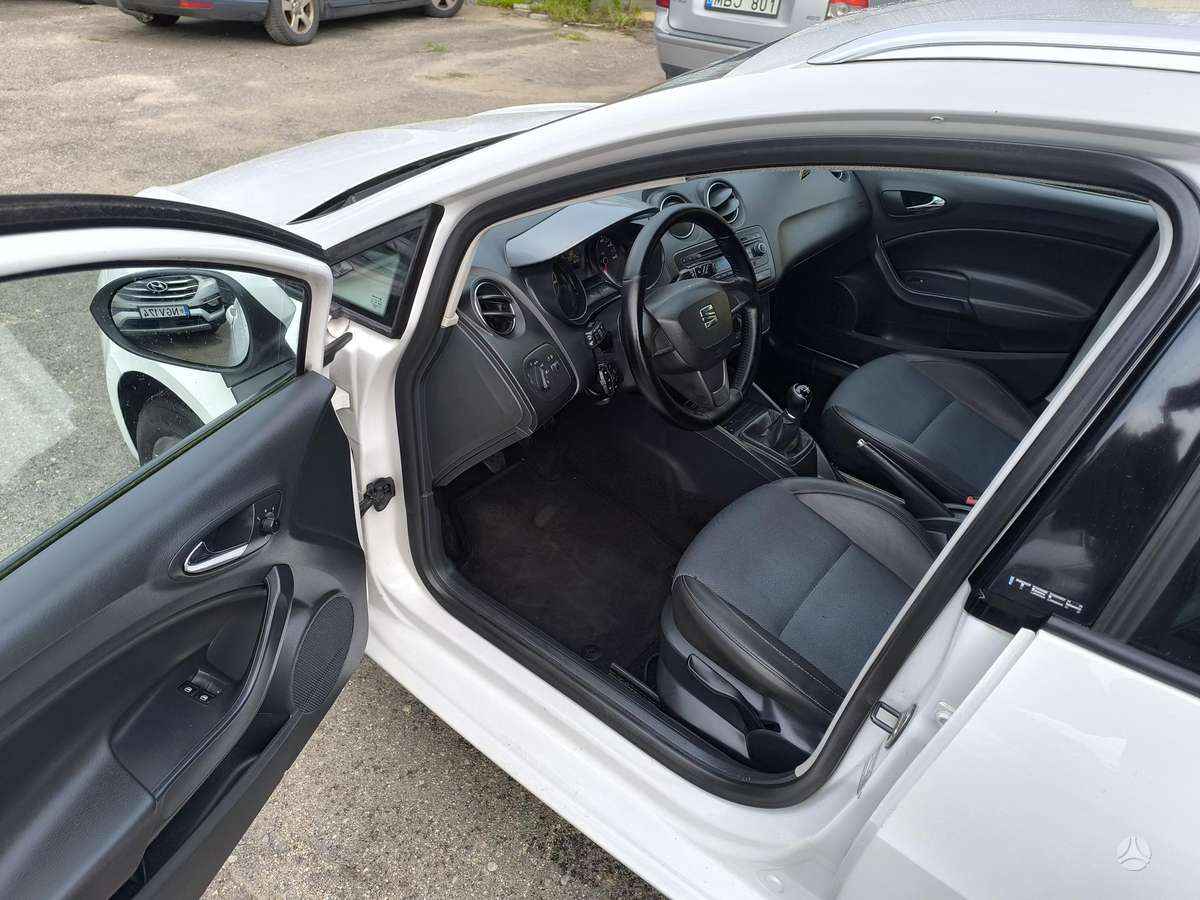 Seat Ibiza 2014 — photo 9