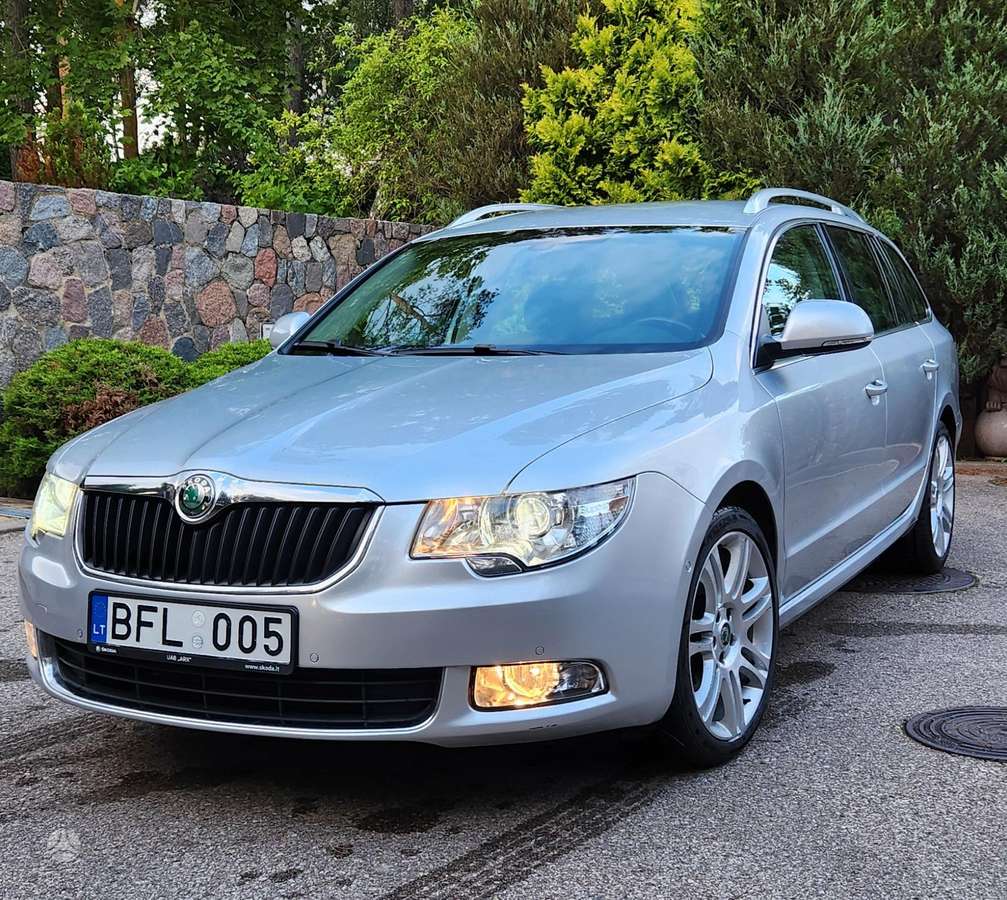 Skoda Superb, 2011
