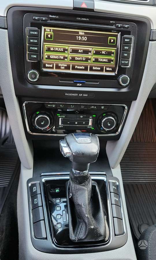 Skoda Superb 2011 — photo 11