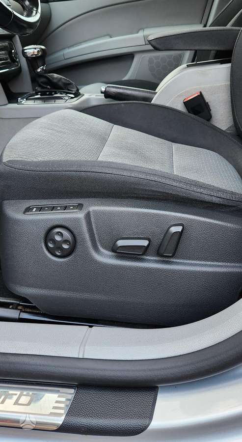 Skoda Superb 2011 — photo 14