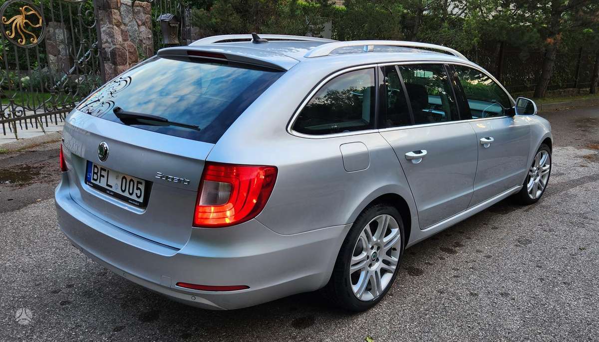 Skoda Superb 2011 — photo 5