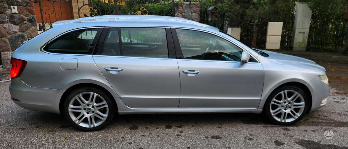 Skoda Superb 2011 — photo 6