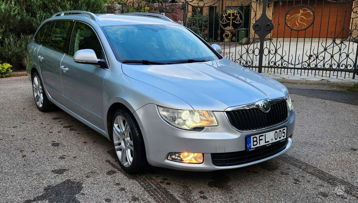 Skoda Superb 2011 — photo 7