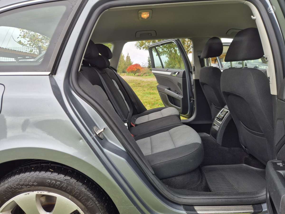 Skoda Superb 2011 — photo 12