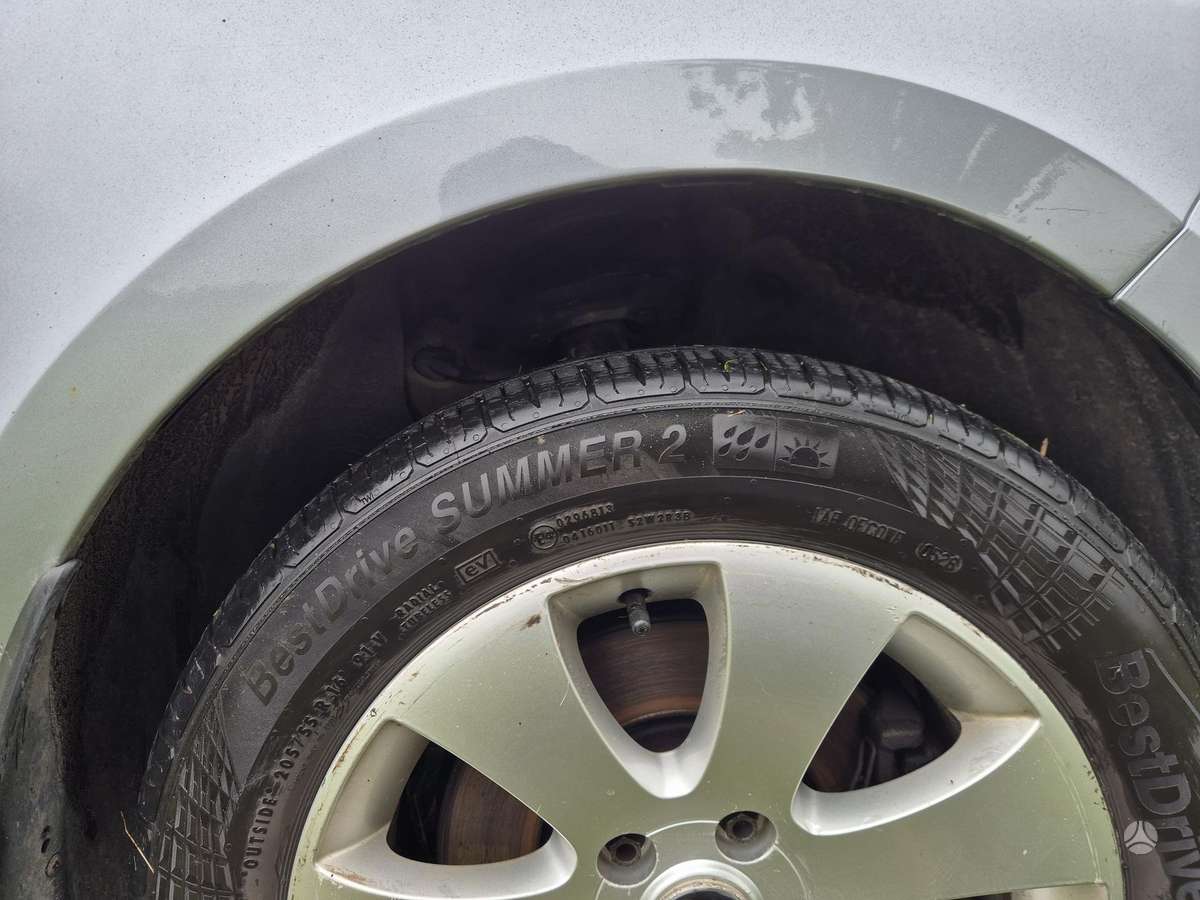 Skoda Superb 2011 — photo 19