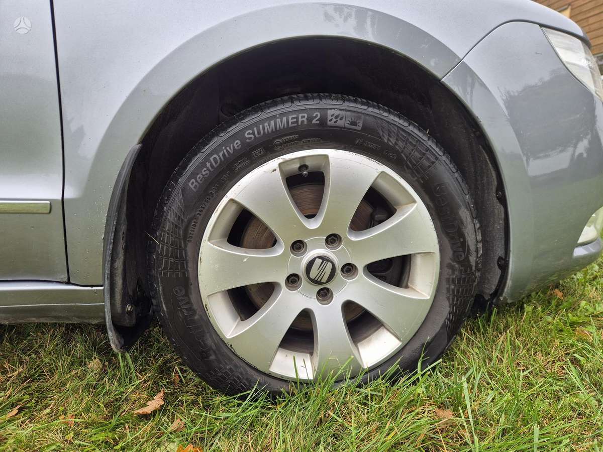 Skoda Superb 2011 — photo 20