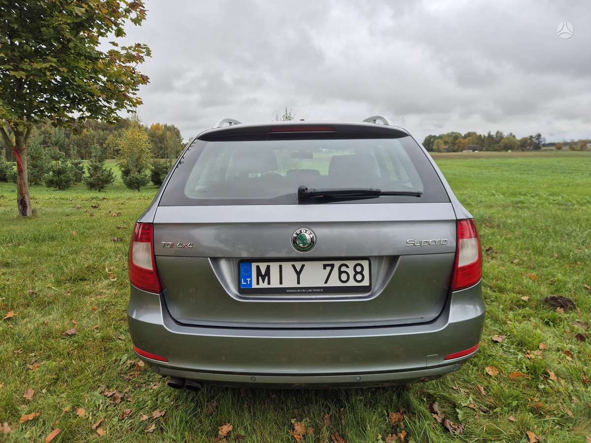 Skoda Superb 2011 — photo 5