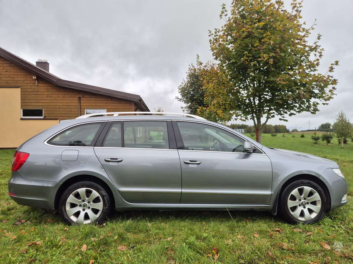 Skoda Superb 2011 — photo 6