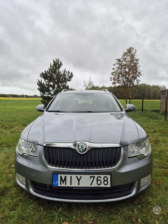 Skoda Superb 2011 — photo 7