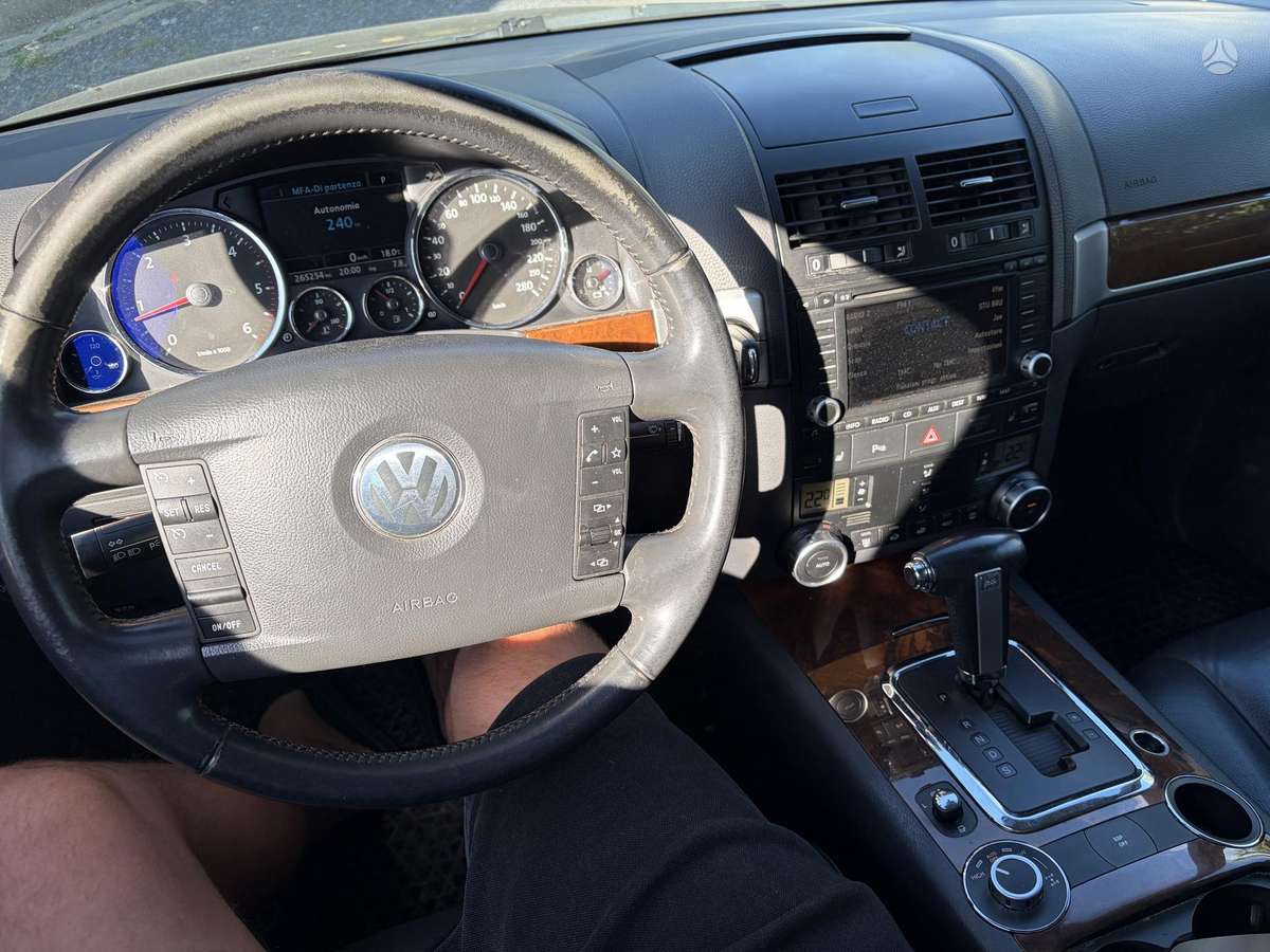 Volkswagen Touareg 2007 — photo 13