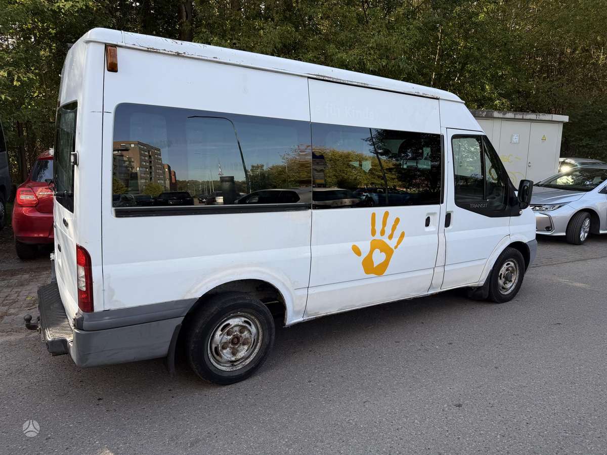 Ford Transit 2008 — вигляд ззаду