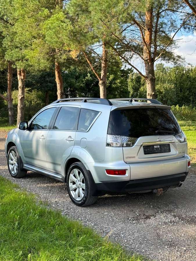 Mitsubishi Outlander 2011 — photo 13
