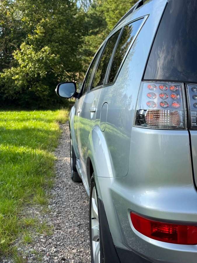Mitsubishi Outlander 2011 — photo 15
