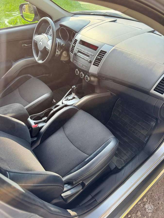 Mitsubishi Outlander 2011 — photo 31